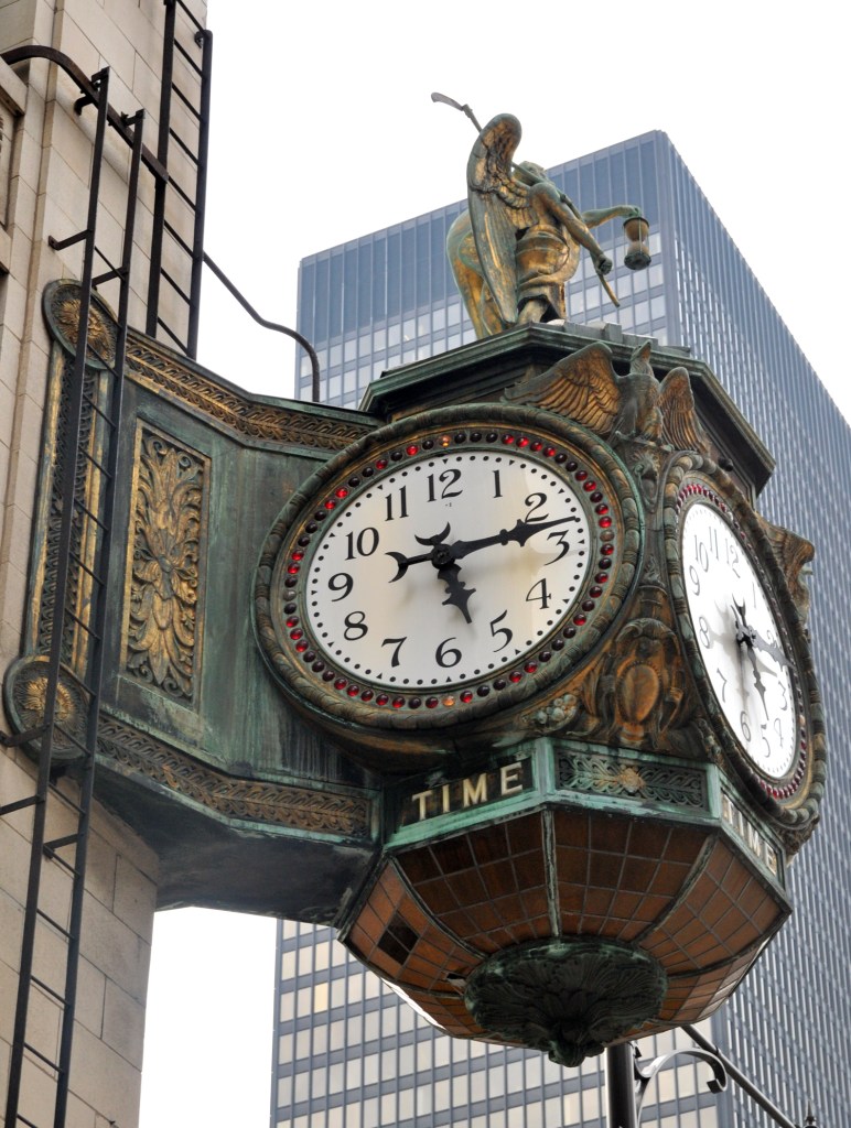Chicago Clock set at 5:15